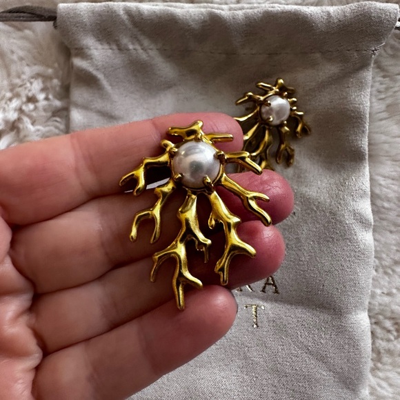 Kendra Scott Earrings - Picture 7 of 7